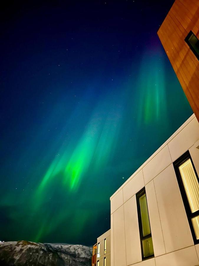 Leilighet Ved Havet Med Utsikt Over Tromsoysundet. Exteriör bild